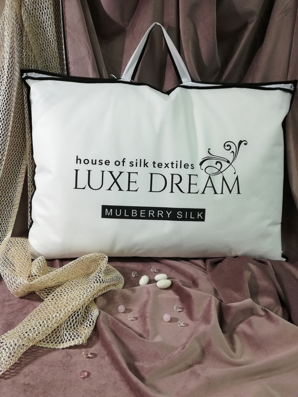 картинка Подушка шелковая Luxe Dream Royal Silk pc1005 средняя 13 см 50x70 