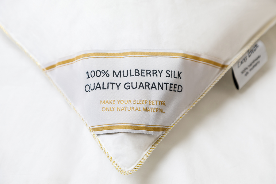 картинка Подушка шелковая Luxe Dream Premium Silk pc 1008 средняя 17 см 70x70 