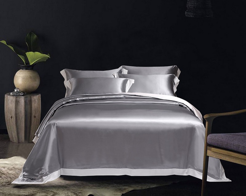 Комплект шелковый Luxe Dream Плаза Грей 0713 EM Plaza Grey молочно-серый Евро-макси